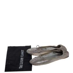 Pre Owned Chanel Silver Glitter Suede CC Ballet Flats Size 40