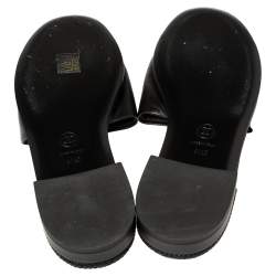 مملوكة مسبقًا Chanel Black Leather CC Slide Sandals Size 41.5