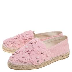 مملوكة مسبقًا حذاء إسبادريلز شانيل كاميليا سى سى قماش سى سى قماش تويد وردى مقاس 39