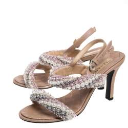 Pre Owned صندل شانيل سير لؤلؤ جلد بيج مقاس 39