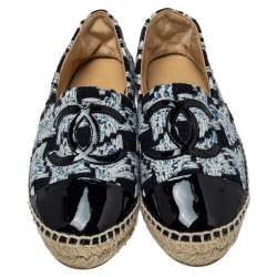 مملوكة مسبقًا Chanel Blue/Black Tweed Fabric And Patent Leather CC Cap Toe Flat Espadrilles Size 37