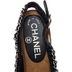 Pre Owned صندل شانيل مزين سي سي و وص لات سلسلة كعب روكي جلد أسود مقاس 35