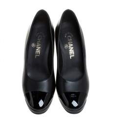 Pre Owned حذاء كعب عالى شانيل كعب عريض غطاء مقدمة سى سى جلد أسود مقاس 36