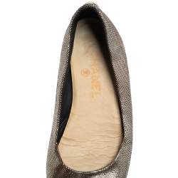 مملوكة مسبقًا Chanel Black/Metallic Gold Glitter Suede CC Cap Toe Ballet Flats Size 37