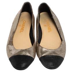 مملوكة مسبقًا Chanel Black/Metallic Gold Glitter Suede CC Cap Toe Ballet Flats Size 37