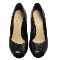 Pre Owned حذاء كعب عالى شانيل مقدمة مفتوحة كعب سى سى جلد أسود مقاس 37.5