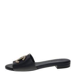 مملوكة مسبقًا Chanel Black Leather CC Slide Sandals Size 38.5