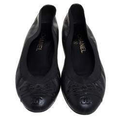 مملوكة مسبقًا Chanel Black Patent And Leather CC Cap Toe  Ballet Flats Size 37.5