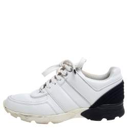 مملوكة مسبقًا Chanel White/Black Leather And Fabric CC Low Top Sneakers Size 40