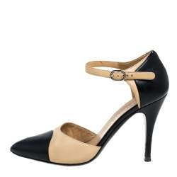 مملوكة مسبقًا Chanel 2 Tone Leather Pointed Toe Ankle Strap Sandals Size 37
