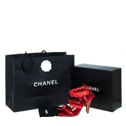 مملوكة مسبقًا صندل شانيل سير كاحل كاميليا جلد أحمر مقاس 37.5