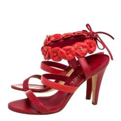 مملوكة مسبقًا صندل شانيل سير كاحل كاميليا جلد أحمر مقاس 37.5