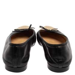 Pre Owned حذاء شانيل فلات غطاء مقدمة سى سى فيونكة جلد ذهبى / أسود مقاس 40.5 