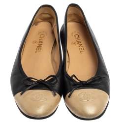 Pre Owned حذاء شانيل فلات غطاء مقدمة سى سى فيونكة جلد ذهبى / أسود مقاس 40.5 