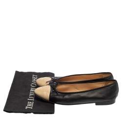 Pre Owned حذاء شانيل فلات غطاء مقدمة سى سى فيونكة جلد ذهبى / أسود مقاس 40.5 