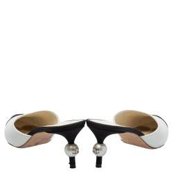 مملوكة مسبقًا Chanel White/Black Leather and Canvas CC Pearl Embellished Heel Mules Size 36