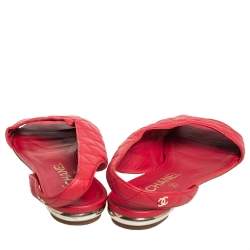 Pre Owned Chanel Red Quilted Leather Flat Sandals Size 40.5