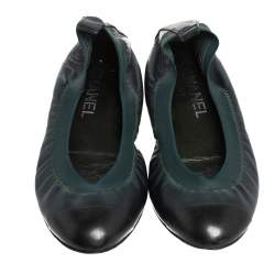 Pre Owned Chanel Green Leather CC Scrunch Ballet Flats Size 35.5