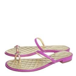 مملوكة مسبقًا Chanel Pink/Gold Leather Embellished Toe Ring Flat Sandals Size 38