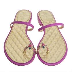 مملوكة مسبقًا Chanel Pink/Gold Leather Embellished Toe Ring Flat Sandals Size 38