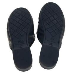 مملوكة مسبقًا حذاء سلايد شانيل جلد اسود مقدمة منفصلة مقاس 39