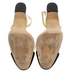 Pre Owned صندل شانيل فتحة كعب مقدمة قماش و دانتيل أبيض مقاس 38