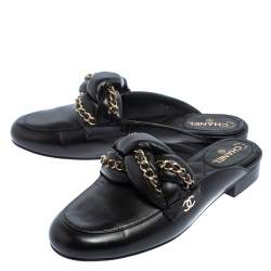 مملوكة مسبقًا Chanel Black Leather Braided Chain Mule Sandals Size 36