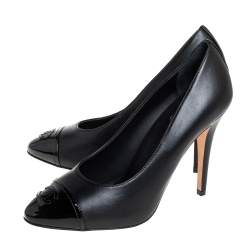 Pre Owned Chanel Black Leather And Patent Leather CC Cap Toe Pumps Size 39