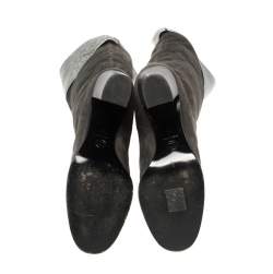 مملوكة مسبقًا حذاء بوت للركبه شانيل جلد وسويدي رصاصي داكن مقاس 41