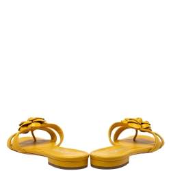 مملوكة مسبقًا Chanel Yellow Leather Camellia Open Toe Slide Sandals Size 38