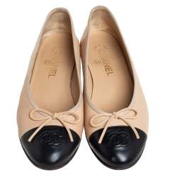 مملوكة مسبقًا Chanel Beige/Black Leather CC Cap Toe Ballet Flats Size 38