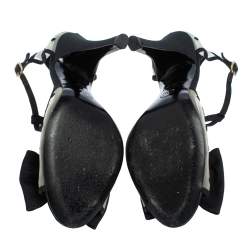 Pre Owned Chanel Black 'CC' Mesh And Canvas Open Toe Bowtie T Strap Sandals Size 39.5