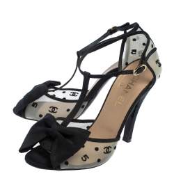 Pre Owned Chanel Black 'CC' Mesh And Canvas Open Toe Bowtie T Strap Sandals Size 39.5