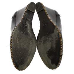 مملوكة مسبقًا Chanel Black Leather Chain Link Heel Wedges Size 38.5