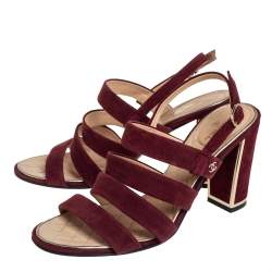 Pre Owned صندل شانيل سيور سويدي عنابي مقا س 39.5