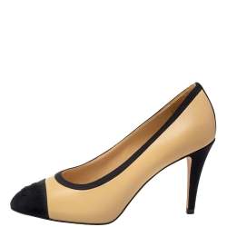 مملوكة مسبقًا Chanel Beige/Black Leather And Canvas CC Pumps Size 37.5
