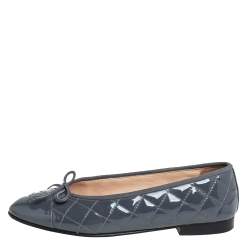 Pre Owned Chanel Grey Patent Leather CC Logo Ballet Flats Size 38.5