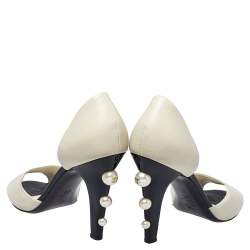 Pre Owned حذاء كعب عالي شانيل جلد كريمي سي سي لؤلؤ مزخرف دورسي مقدمة مفتوحة مقاس 40.5