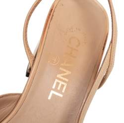 Pre Owned Chanel Beige/Black Leather And Fabric CC Cap Toe Slingback Sandals Size 37.5