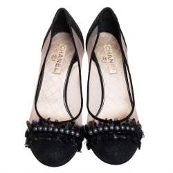 مملوكة مسبقًا حذاء كعب عالى شانيل زخرفة شبك ودانتيل أسود مقاس 40