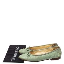 Pre Owned حذاء باليرينا فلات شانيل جلد أخضر مينت مبطن بفيونكة سي سي مقدمة محاكة مقاس 37