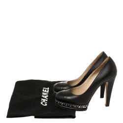 مملوكة مسبقًا حذاء كعب عالى شانيل نعل سميك سلسلة غطاء مقدمة سي سي جلد أسود مقاس 36.5