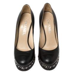 مملوكة مسبقًا حذاء كعب عالى شانيل نعل سميك سلسلة غطاء مقدمة سي سي جلد أسود مقاس 36.5