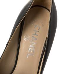 مملوكة مسبقًا حذاء كعب عالى شانيل نعل سميك سلسلة غطاء مقدمة سي سي جلد أسود مقاس 36.5