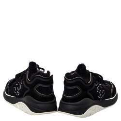 مملوكة مسبقًا Chanel Black Suede And Fabric CC Low Top Sneakers Size 41