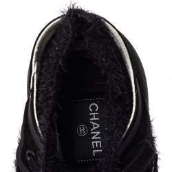 مملوكة مسبقًا Chanel Black Suede And Fabric CC Low Top Sneakers Size 41