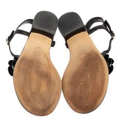 مملوكة مسبقًا Chanel Black Leather Interlocking CC Camellia T-Strap Sandal Size 39