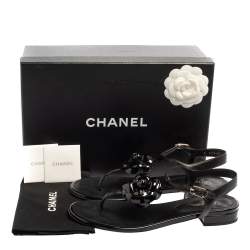 مملوكة مسبقًا Chanel Black Leather Interlocking CC Camellia T-Strap Sandal Size 39