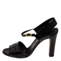 Pre Owned صندل شانيل سي سي جلد أسود لامع بحزام للكاحل مقاس 39.5