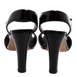 Pre Owned صندل شانيل سي سي جلد أسود لامع بحزام للكاحل مقاس 39.5